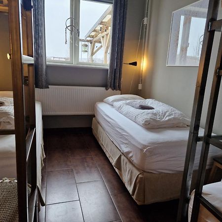 Tehusith Hostel & Guesthouse เอยิลส์สตาดีร์ ภายนอก รูปภาพ