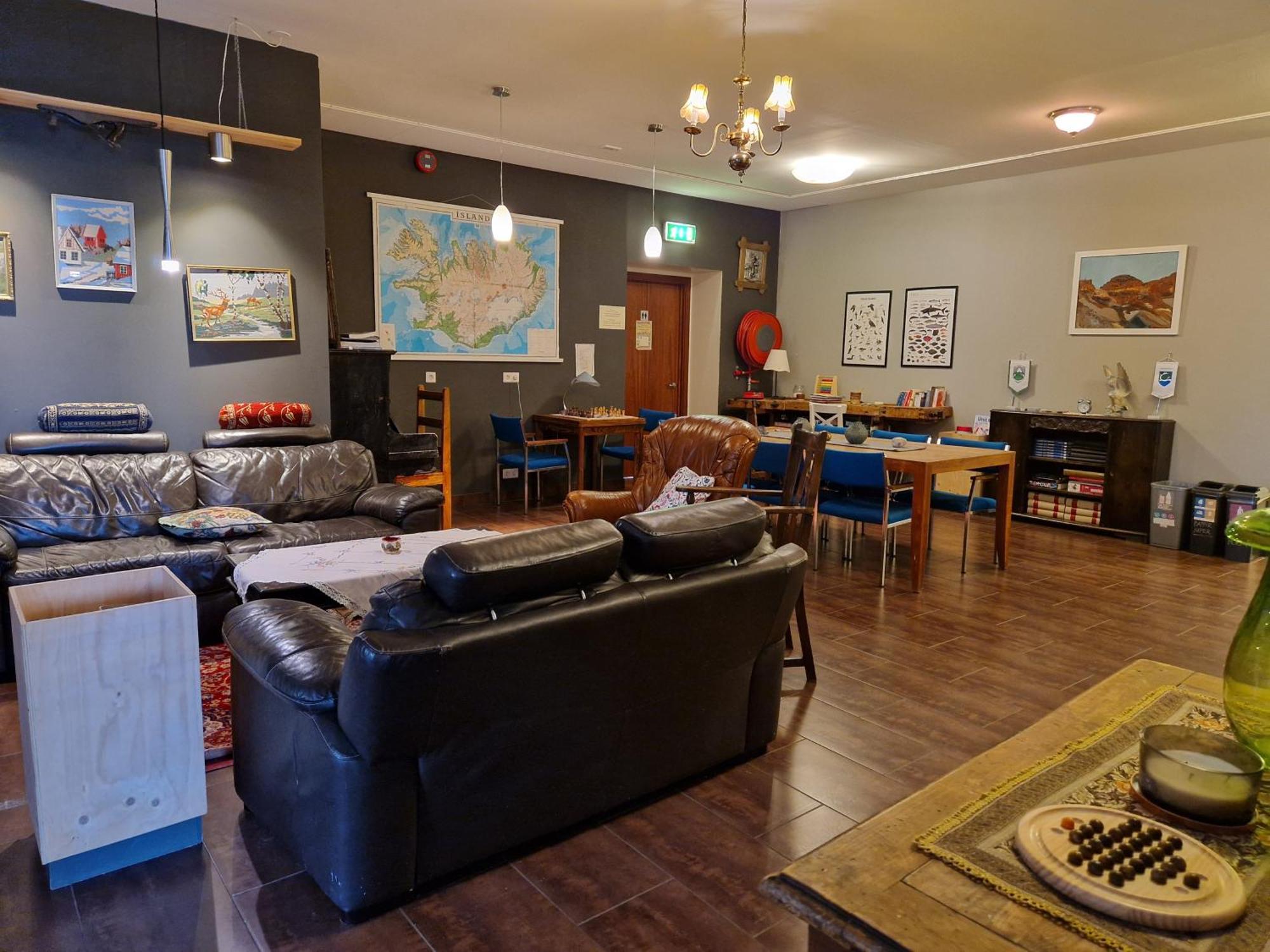 Tehusith Hostel & Guesthouse เอยิลส์สตาดีร์ ภายนอก รูปภาพ