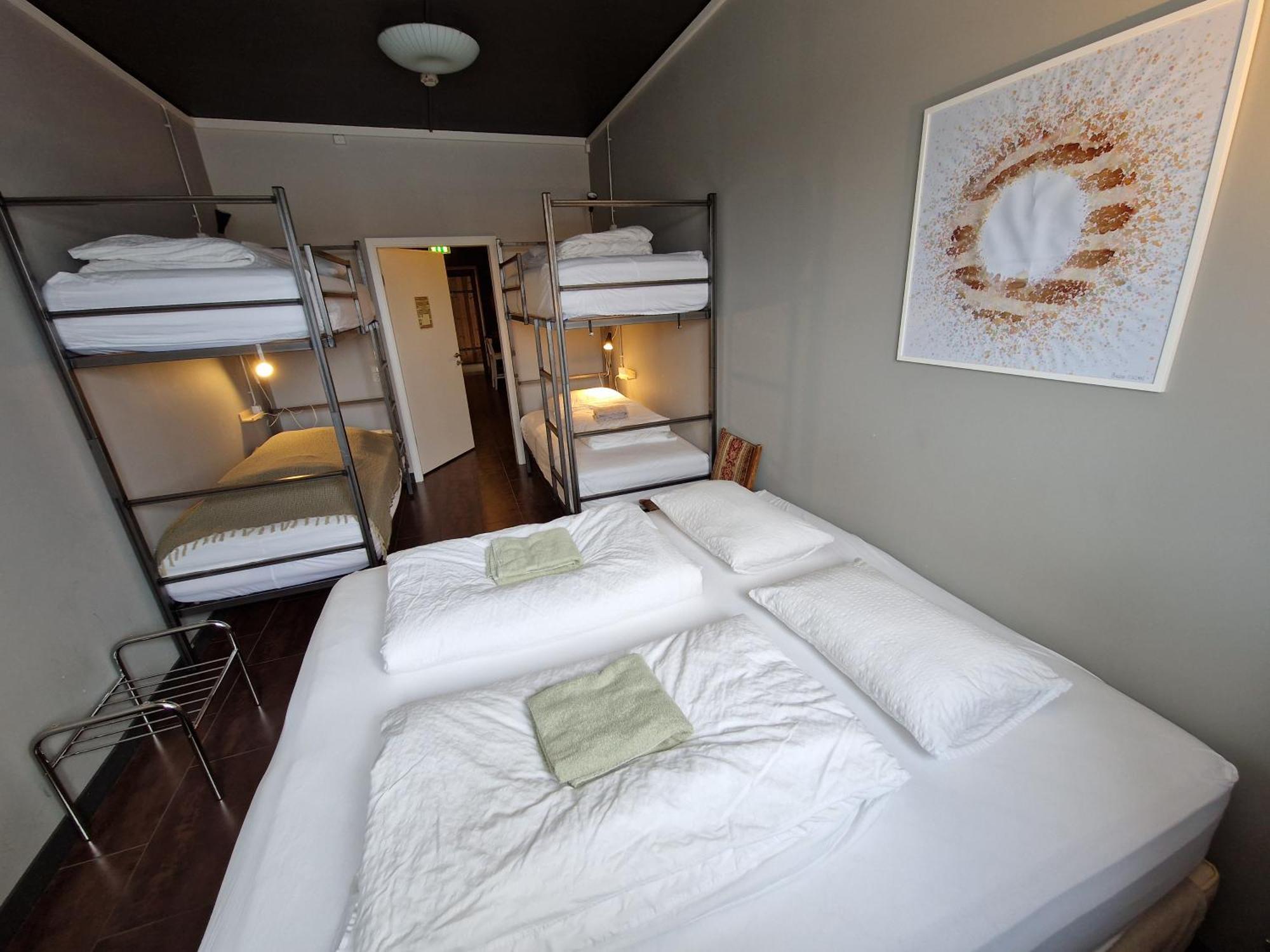 Tehusith Hostel & Guesthouse เอยิลส์สตาดีร์ ภายนอก รูปภาพ
