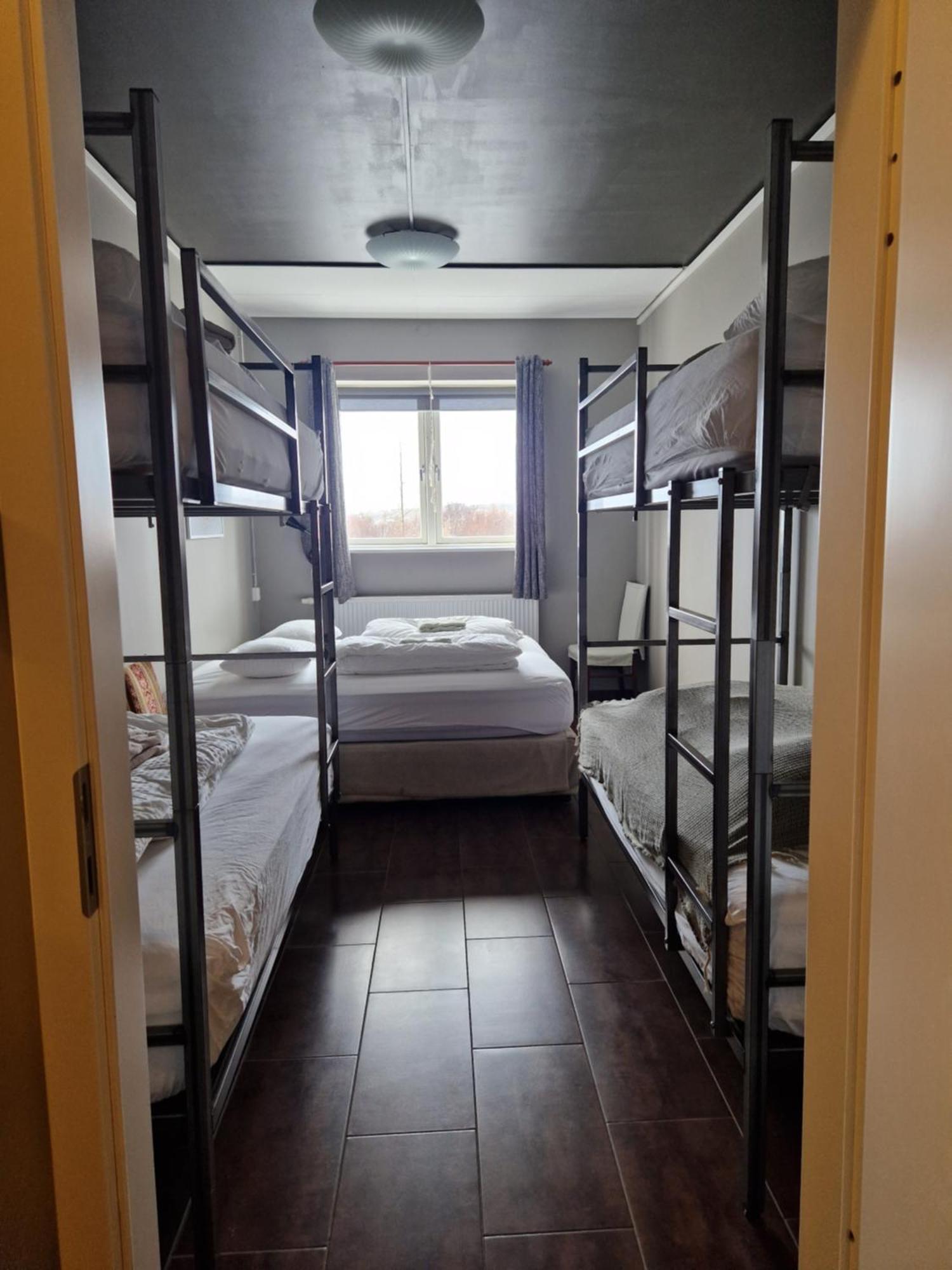 Tehusith Hostel & Guesthouse เอยิลส์สตาดีร์ ภายนอก รูปภาพ