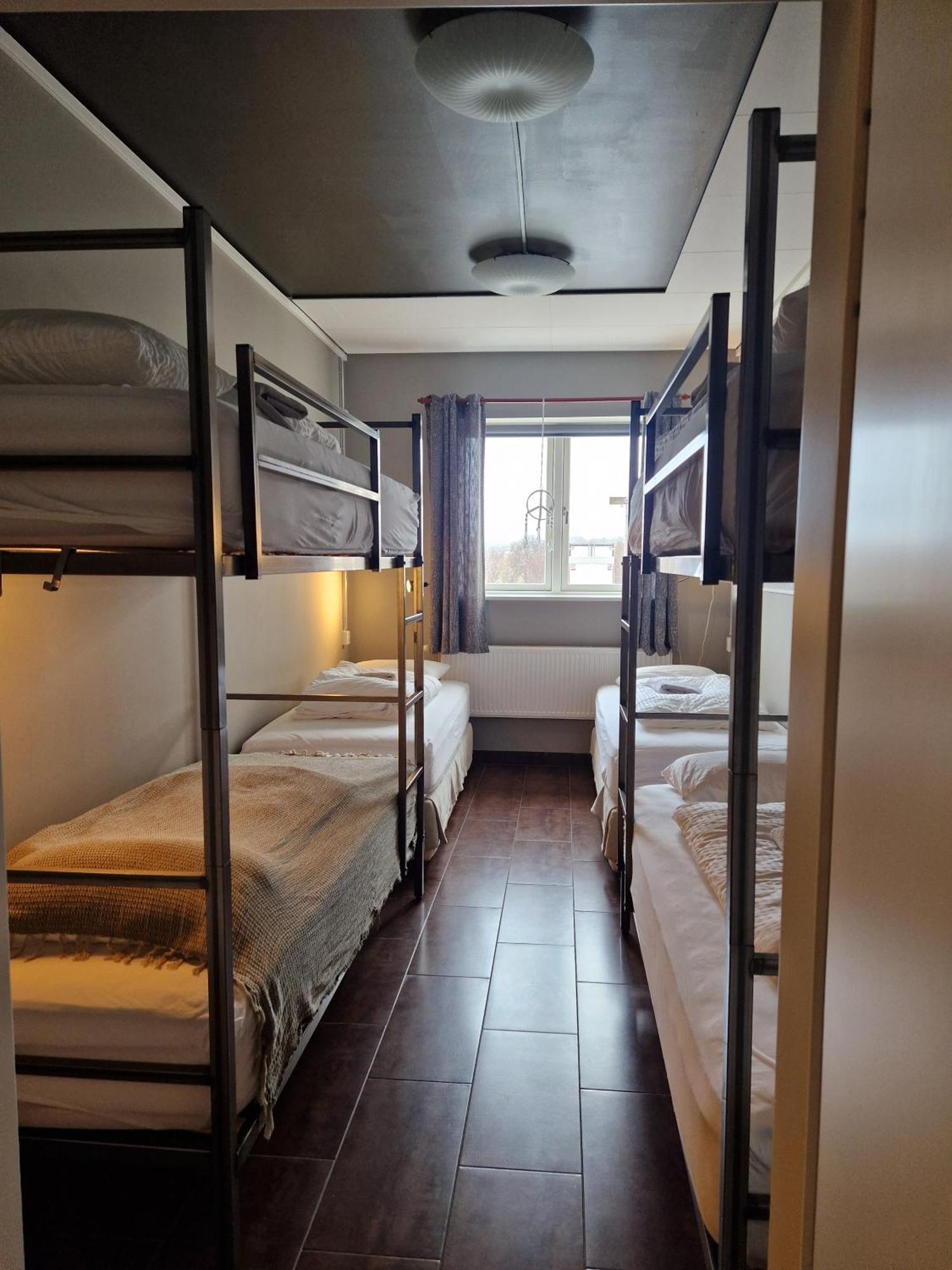 Tehusith Hostel & Guesthouse เอยิลส์สตาดีร์ ภายนอก รูปภาพ