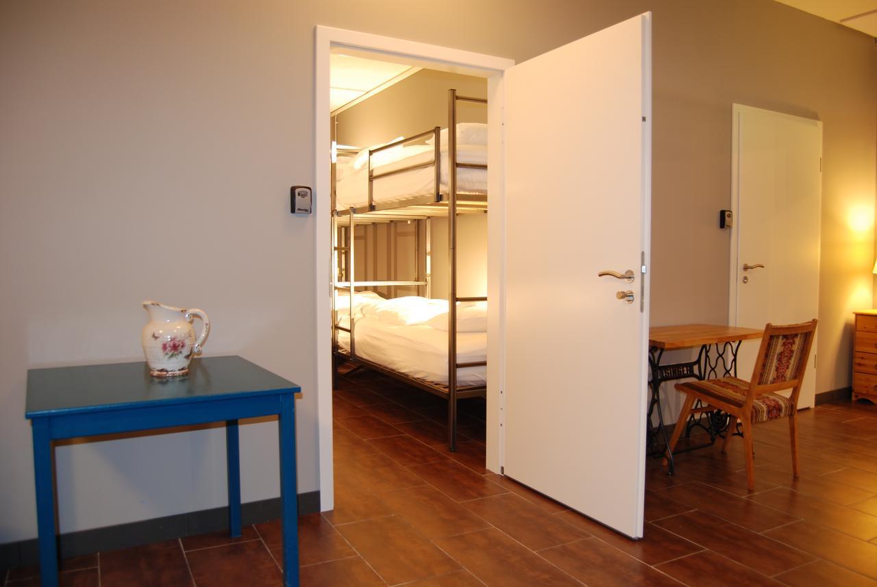 Tehusith Hostel & Guesthouse เอยิลส์สตาดีร์ ภายนอก รูปภาพ