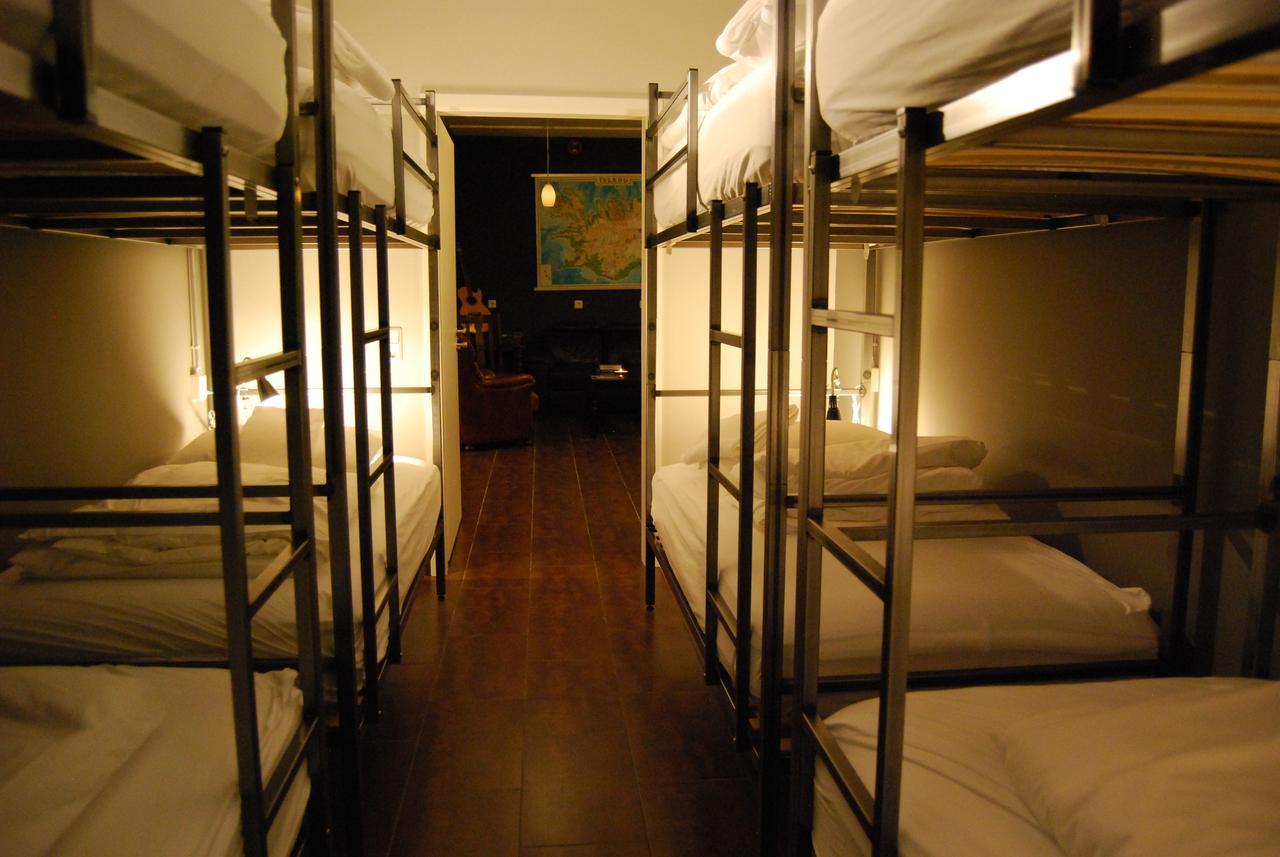 Tehusith Hostel & Guesthouse เอยิลส์สตาดีร์ ภายนอก รูปภาพ