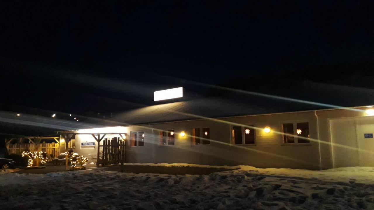Tehusith Hostel & Guesthouse เอยิลส์สตาดีร์ ภายนอก รูปภาพ