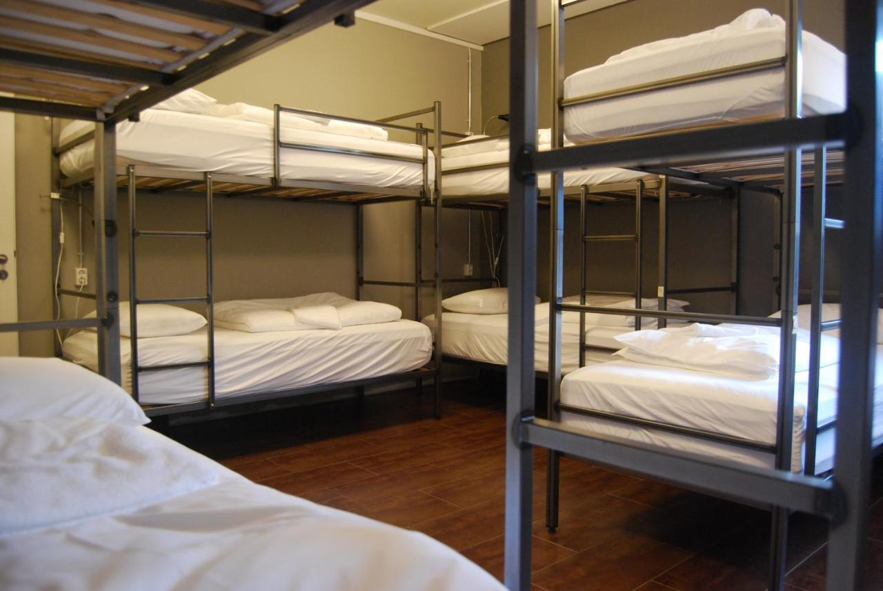 Tehusith Hostel & Guesthouse เอยิลส์สตาดีร์ ภายนอก รูปภาพ