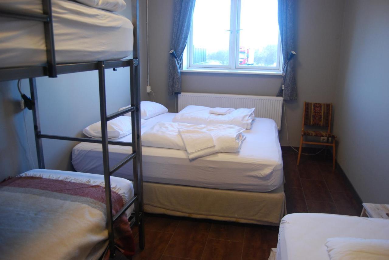 Tehusith Hostel & Guesthouse เอยิลส์สตาดีร์ ภายนอก รูปภาพ